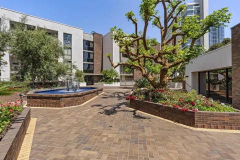 $950,000 | 750 State Street, Unit 202, San Diego, CA 92101