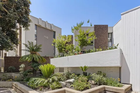 $950,000 | 750 State Street, Unit 202, San Diego, CA 92101