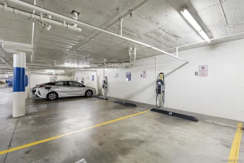 $950,000 | 750 State Street, Unit 202, San Diego, CA 92101