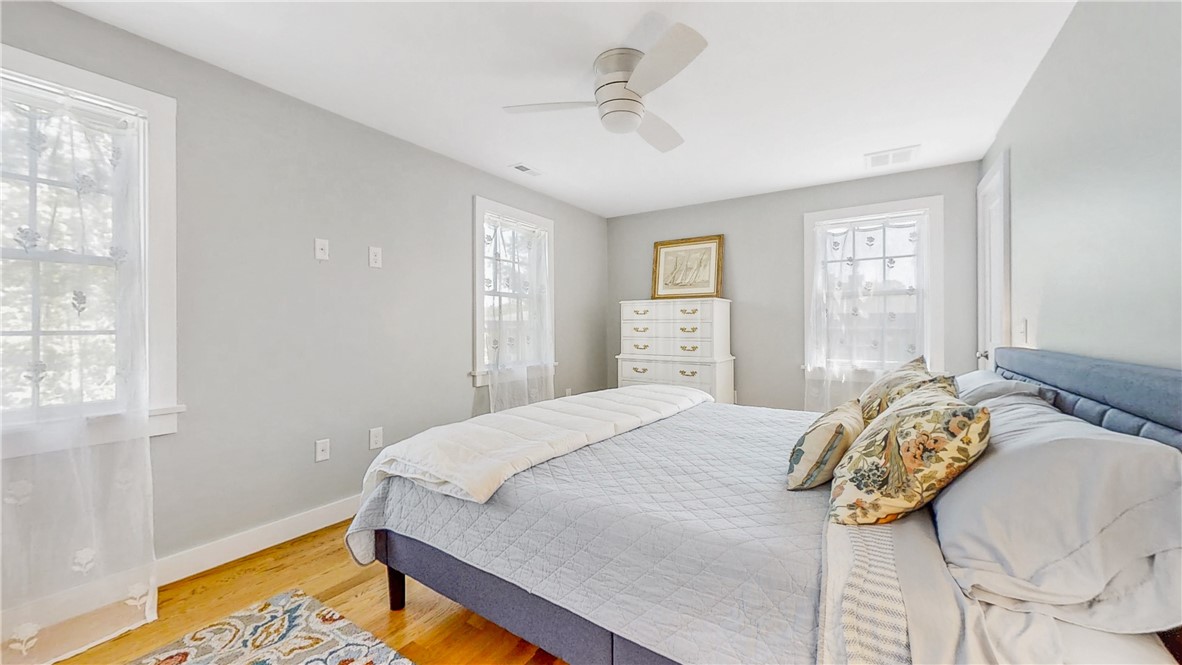 10 Robinson Street Narragansett, RI 02882 - Photo 23 of 27