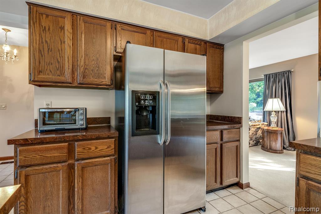 36057 Smithfield Road Farmington, MI 48335 - Photo 12 of 48