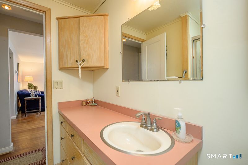 72 South 4th Avenue Norwich, CT 06380 - Photo 11 of 20