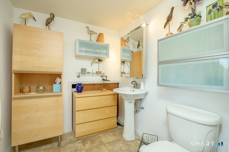 72 South 4th Avenue Norwich, CT 06380 - Photo 17 of 20