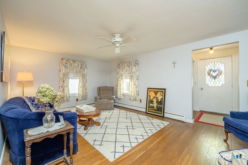 72 South 4th Avenue Norwich, CT 06380 - Photo 4 of 20