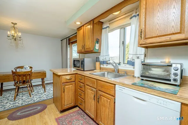 $299,000 | 72 South 4th Avenue, Norwich, CT 06380