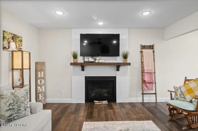 $385,000 | 226 Hilldale Lane, La Follette, TN 37766