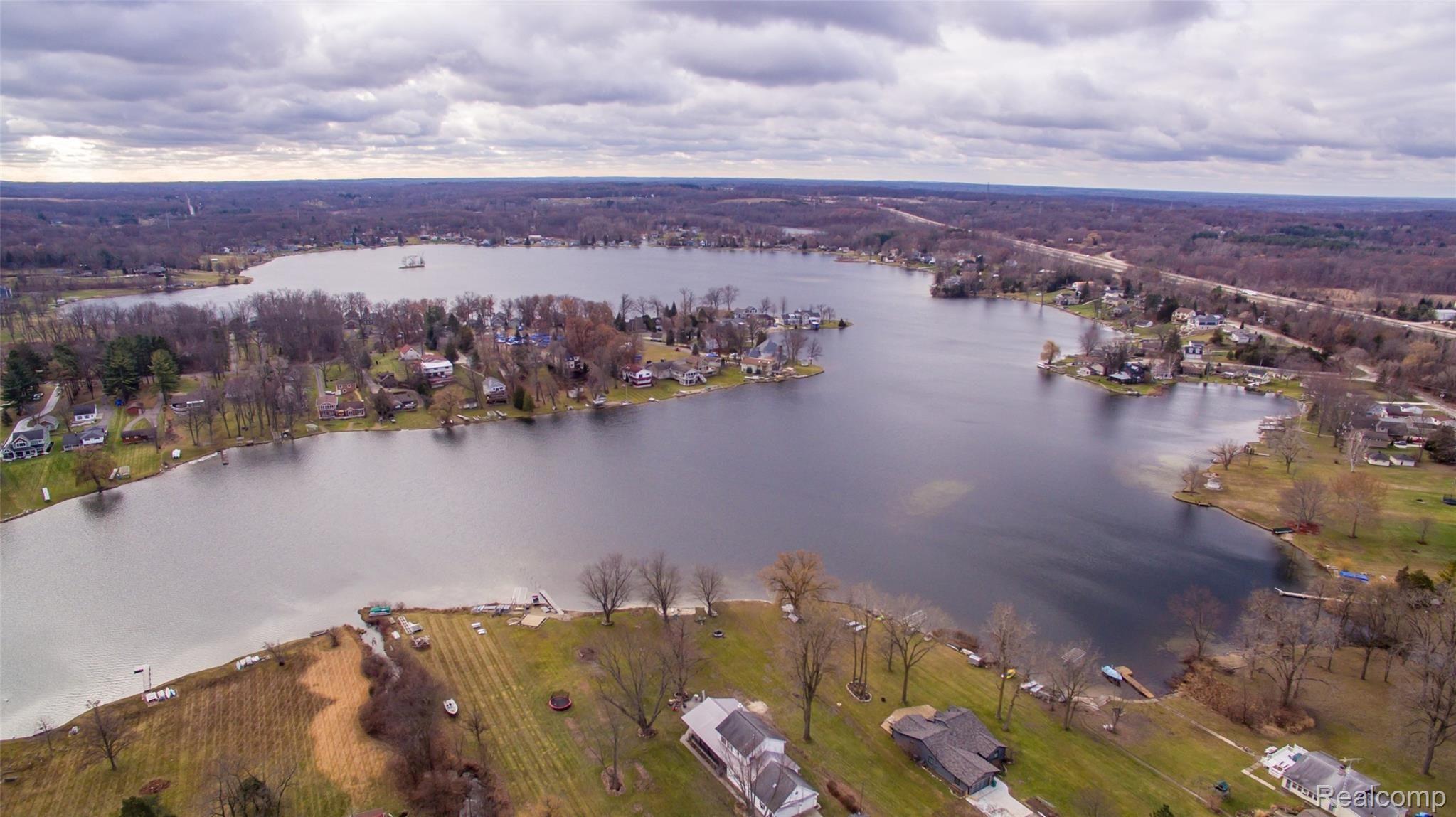 11000 White Lake Road Fenton, MI 48430 - Photo 33 of 40 DJI_0025.jpg