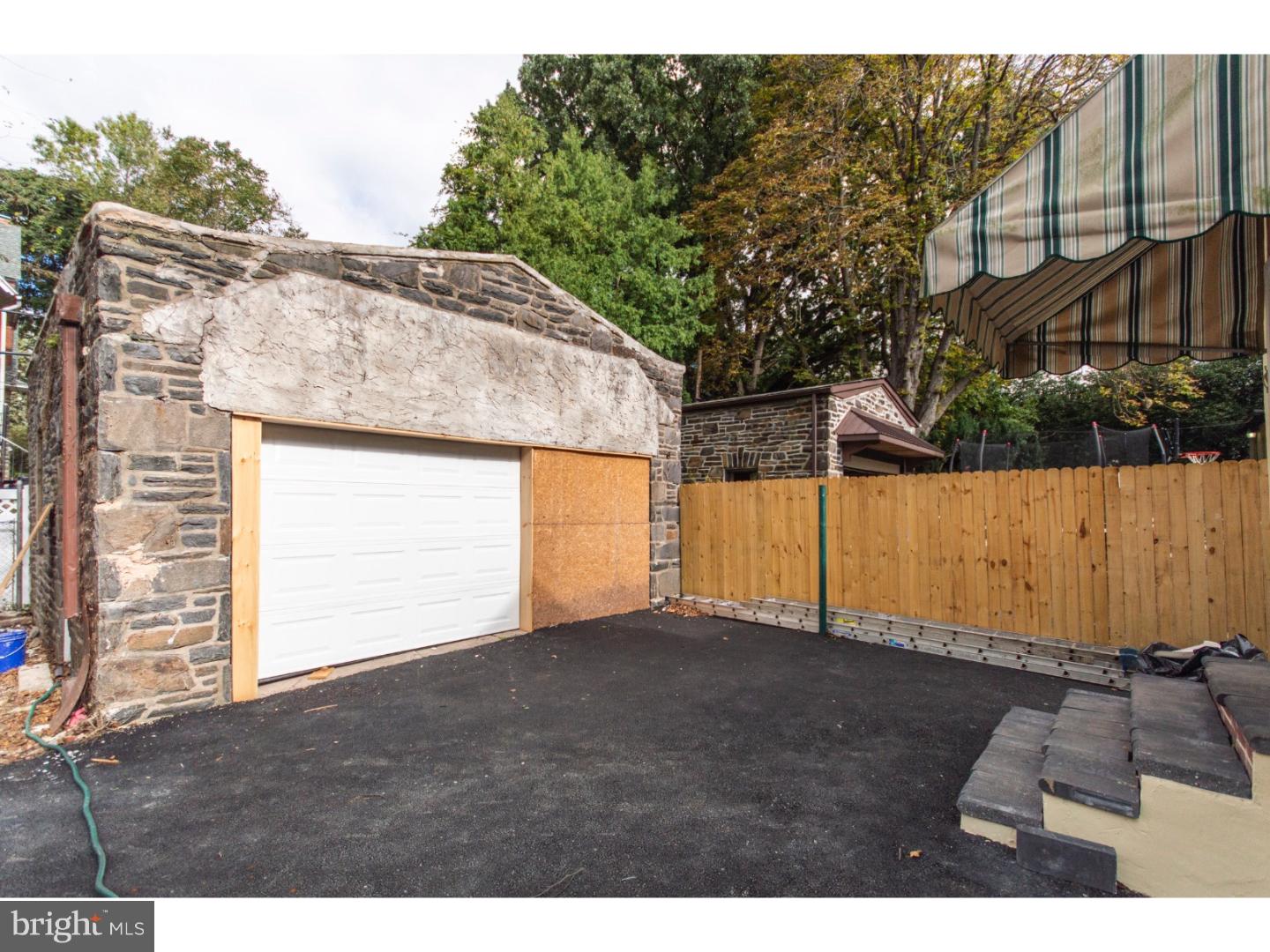 6435 Sherwood Road Philadelphia, PA 19151 - Photo 14 of 25 Garage