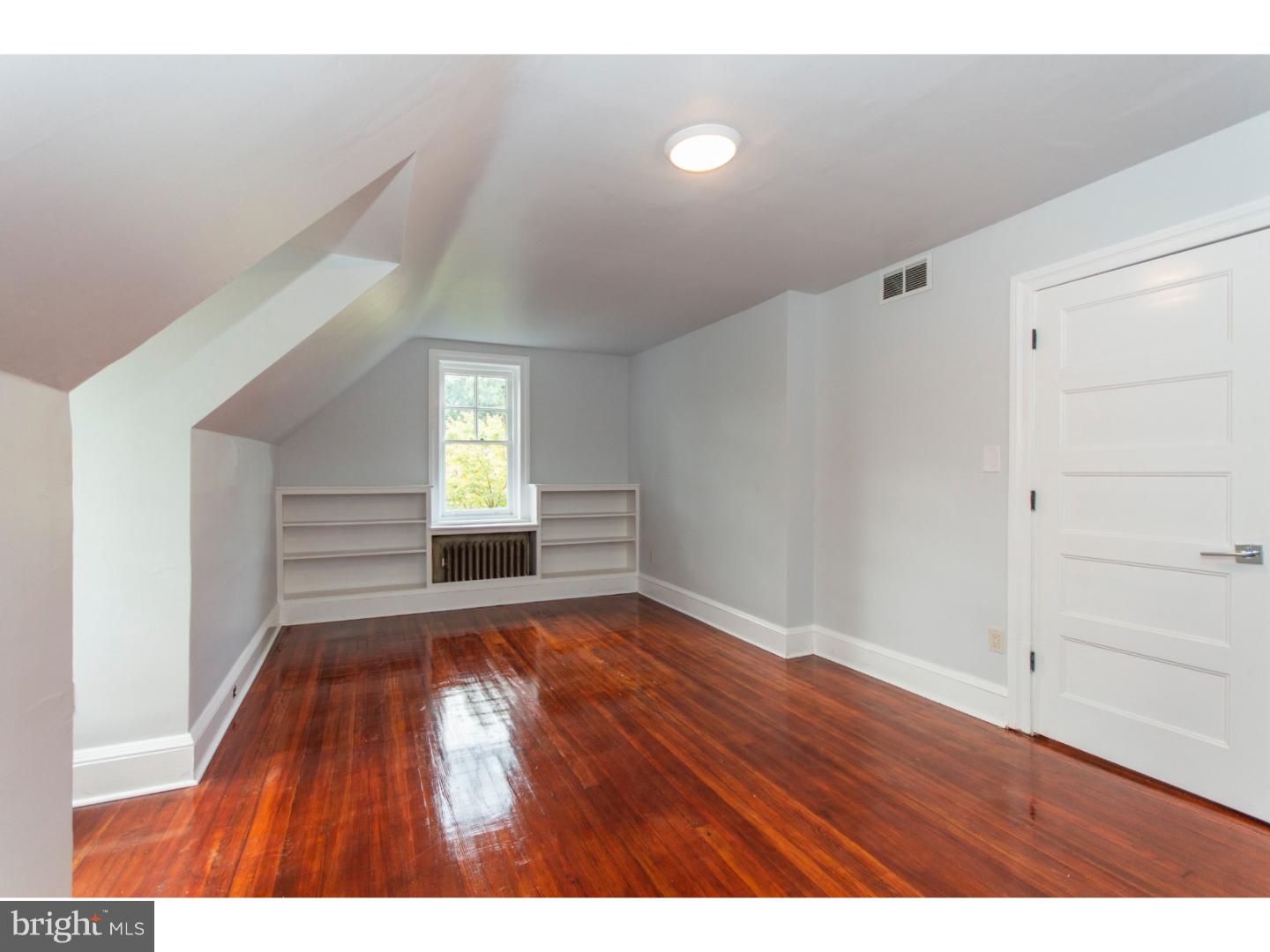 6435 Sherwood Road Philadelphia, PA 19151 - Photo 22 of 25 Bedroom