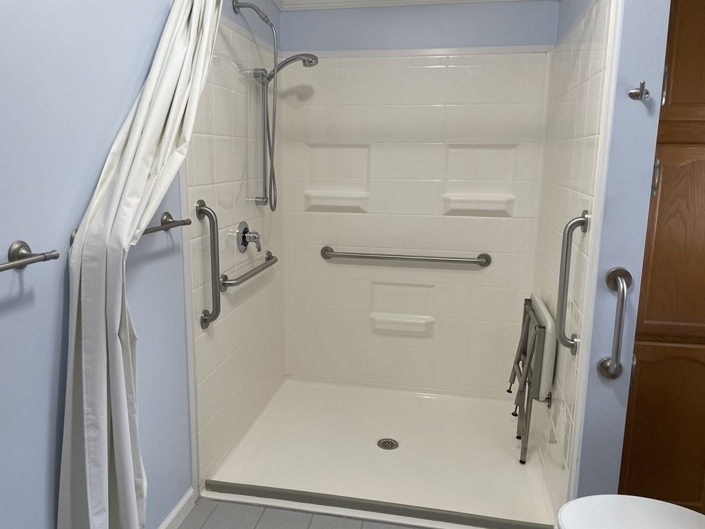 3006 Green Street Middleboro, MA 02346 - Photo 16 of 34 a bathroom with a tub