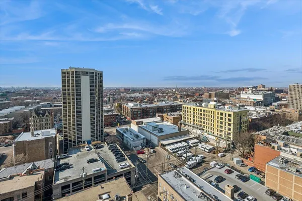 $2,600 | 2700 North Hampden Court, Unit 18E, Chicago, IL 60614