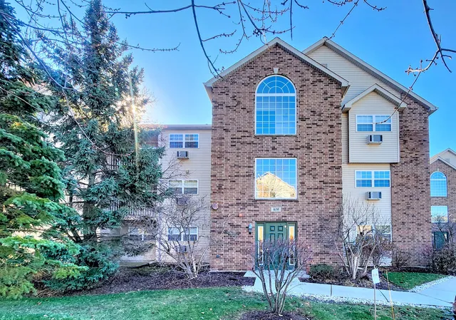 $1,225 | 410 Cunat Boulevard, Unit 1B, Richmond, IL 60071