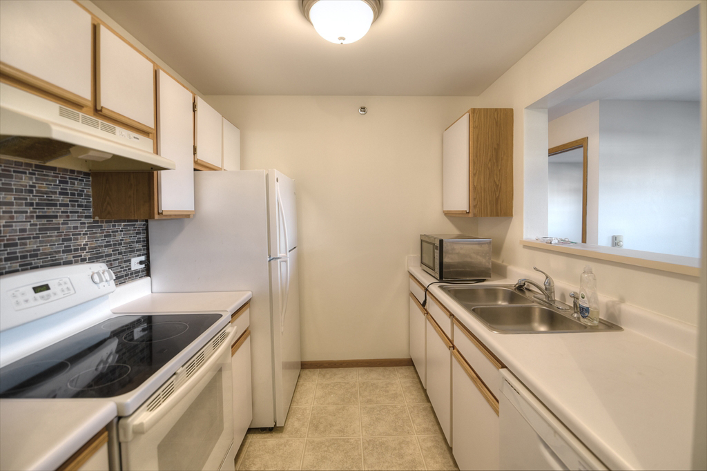 410 Cunat Boulevard, Unit 1B Richmond, IL 60071 - Photo 3 of 13