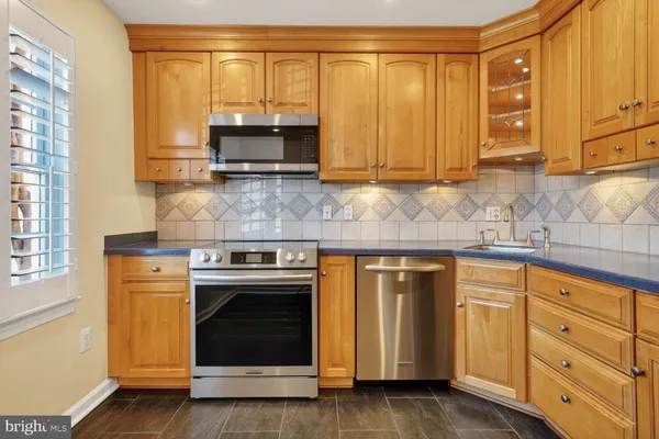 $640,000 | 4575 Airlie Way, Annandale, VA 22003