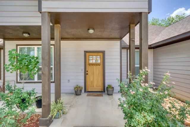 $349,000 | 305 Thompson Street, Madisonville, TX 77864