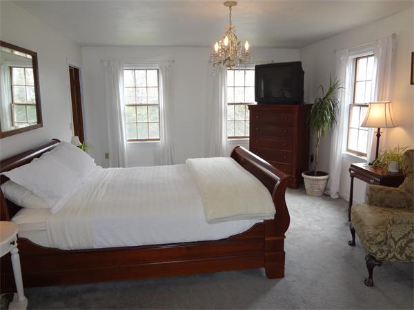 22 Heath Road Shrewsbury, MA 01545 - Photo 12 of 26 Gallery Image 12