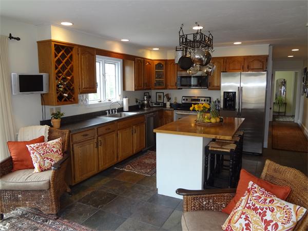 22 Heath Road Shrewsbury, MA 01545 - Photo 4 of 26 Gallery Image 4