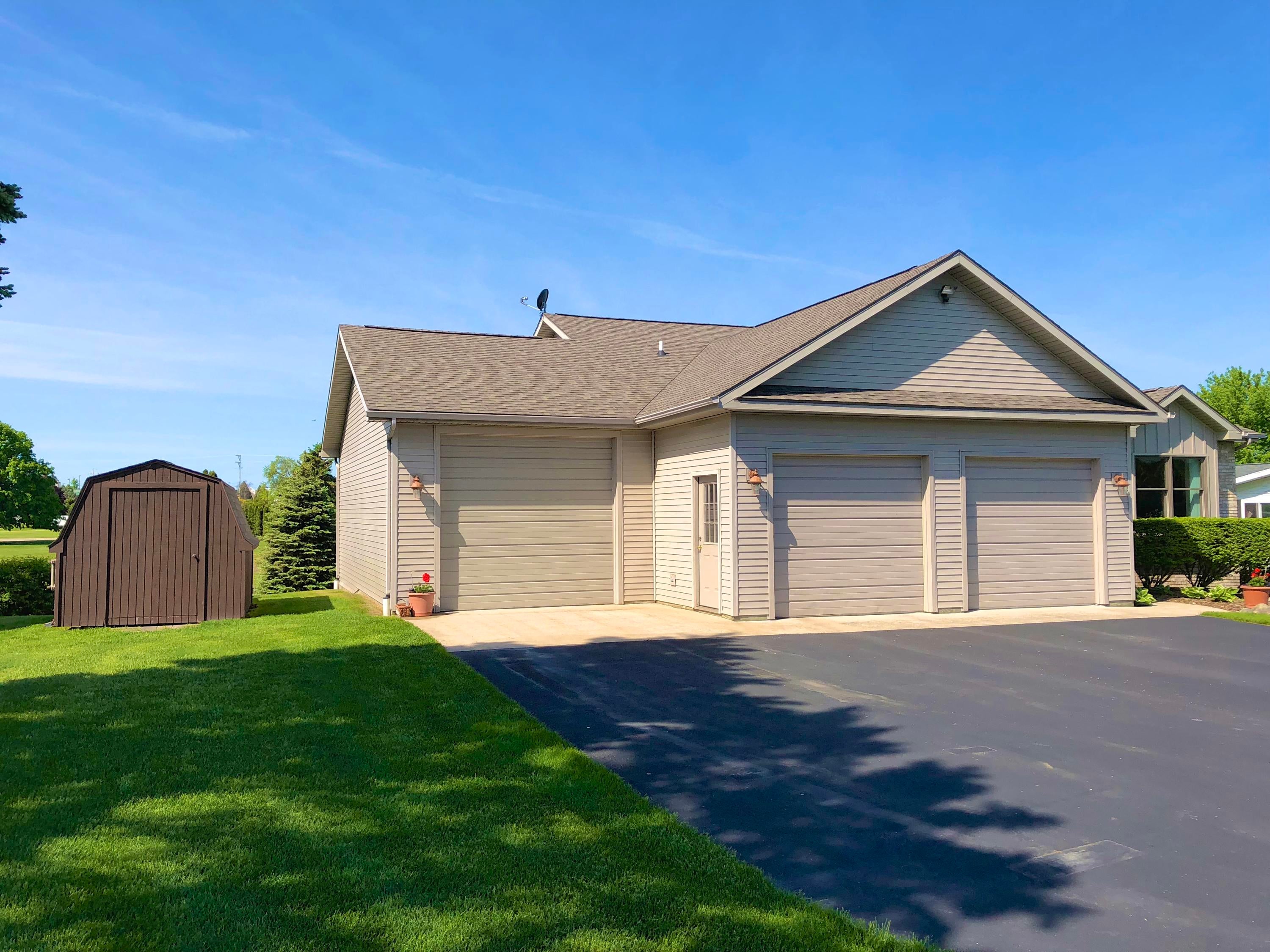 220 Riverside Drive Cheboygan, MI 49721 - Photo 2 of 56 Gallery Image 2