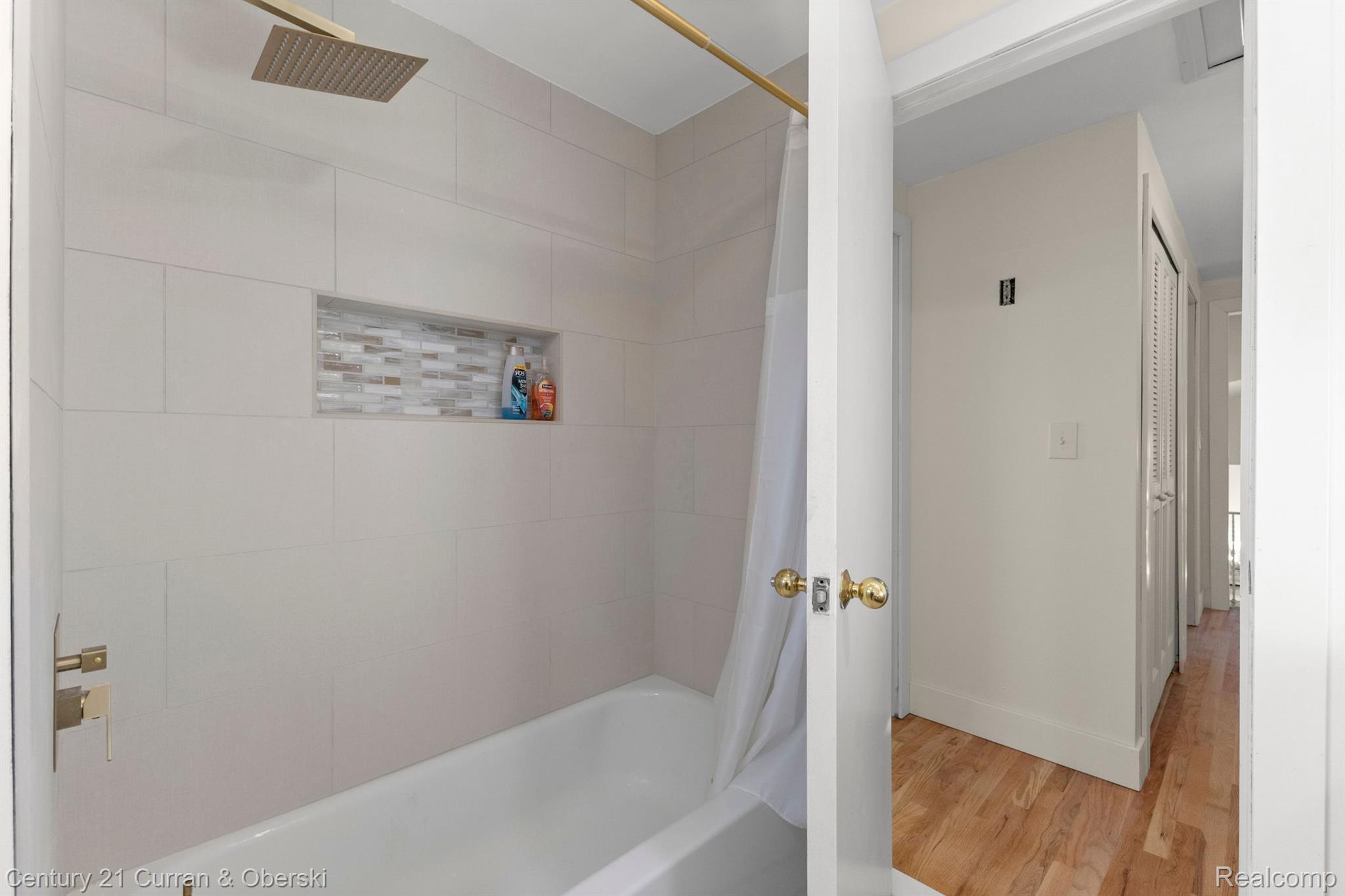 2544 Wickfield Road West Bloomfield, MI 48323 - Photo 27 of 47 Gallery Image 27