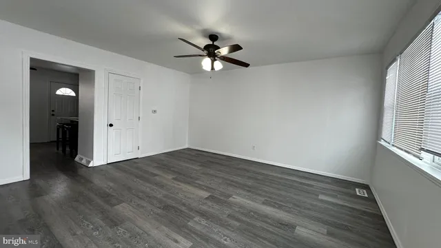 $1,750 | 1549 South 8th Street, Camden, NJ 08104