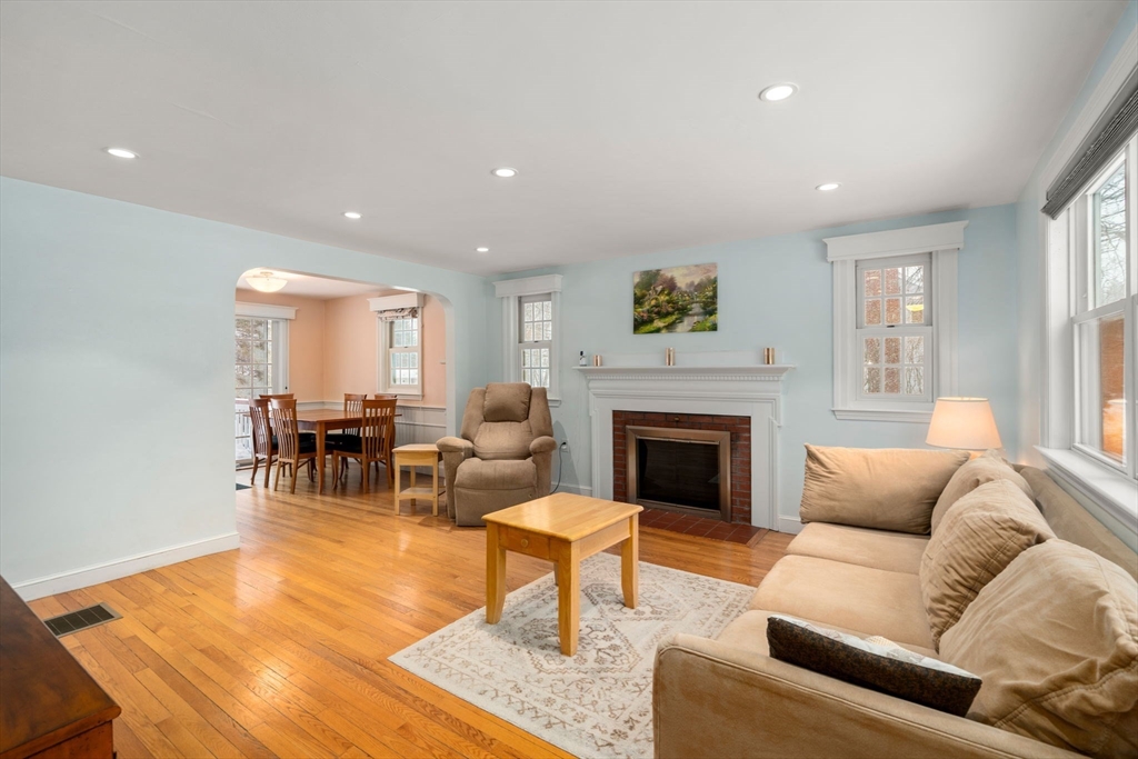 25 Wyman Road Billerica, MA 01821 - Photo 4 of 26