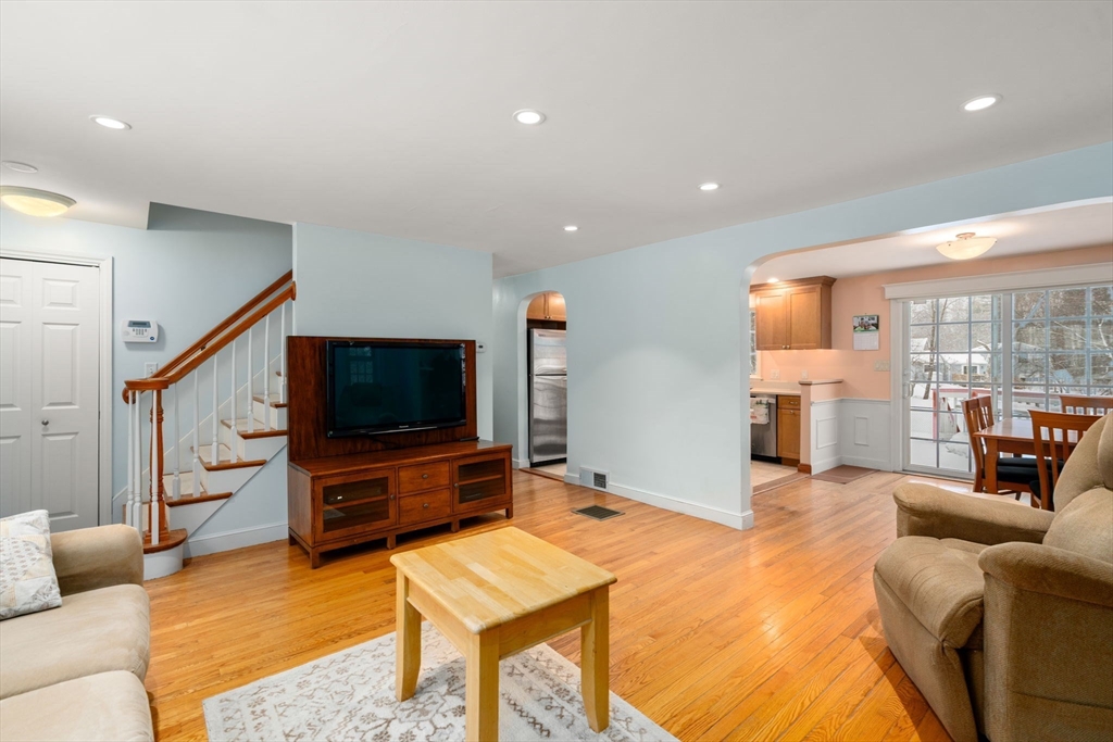 25 Wyman Road Billerica, MA 01821 - Photo 5 of 26