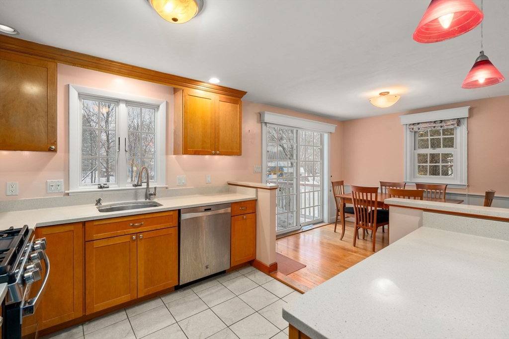 25 Wyman Road Billerica, MA 01821 - Photo 9 of 26