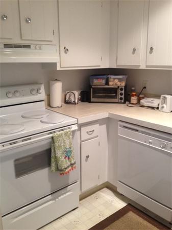1186 Worcester Road, Unit 421 Framingham, MA 01702 - Photo 10 of 12 Gallery Image 10