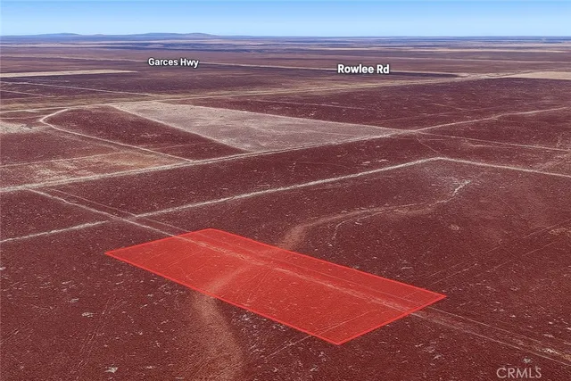 a view of a tennis court