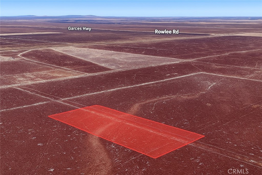 a view of a tennis court