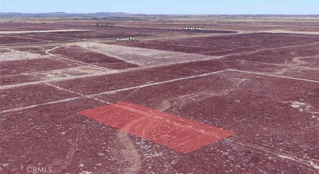 a view of a tennis court