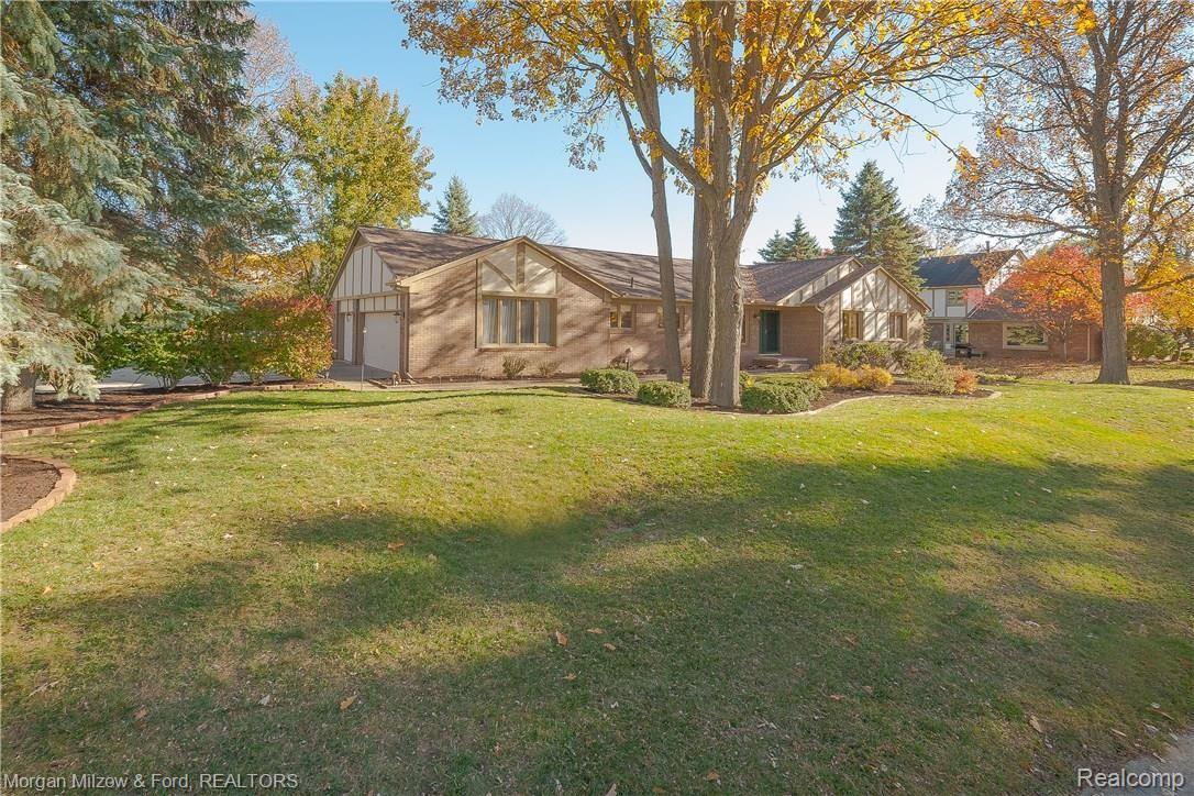 1061 Hidden Lane Rochester, MI 48309 - Photo 2 of 51 1061 Hidden Ln-2.jpg