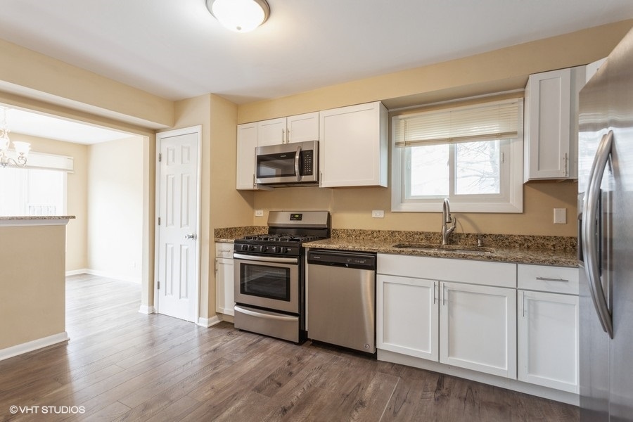 253 Douglass Way Bolingbrook, IL 60440 - Photo 3 of 13