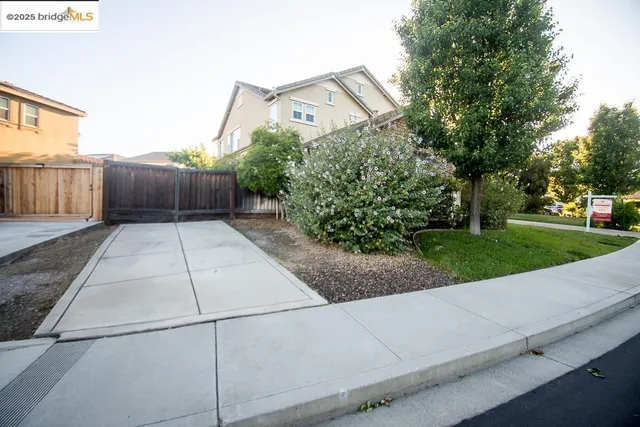 $915,000 | 1083 Steeple Boulevard, Brentwood, CA 94513