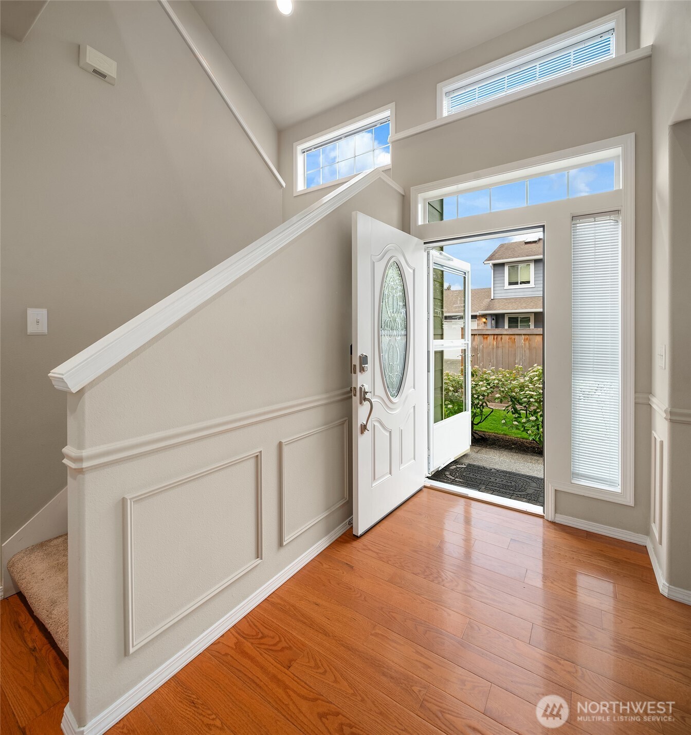 2107 Northeast 17th Court Renton, WA 98056 - Photo 3 of 29 Gallery Image 3