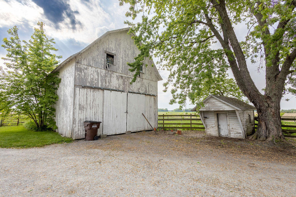 13376 Santa Fe Line Road Wapakoneta, OH 45895 - Photo 7 of 29