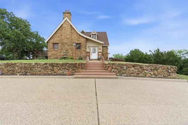 $420,000 | 514 South Dixie Street, Eastland, TX 76448
