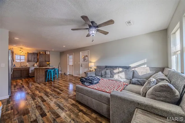 $215,000 | 19933 Highway C Lebanon Mo 65536, Lebanon, MO 65536