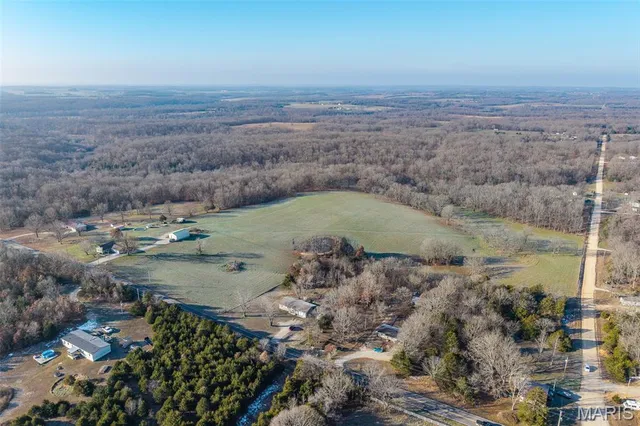 $215,000 | 19933 Highway C Lebanon Mo 65536, Lebanon, MO 65536