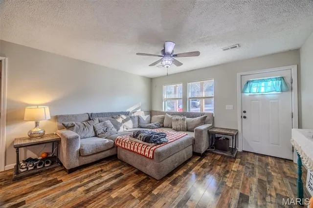 $215,000 | 19933 Highway C Lebanon Mo 65536, Lebanon, MO 65536