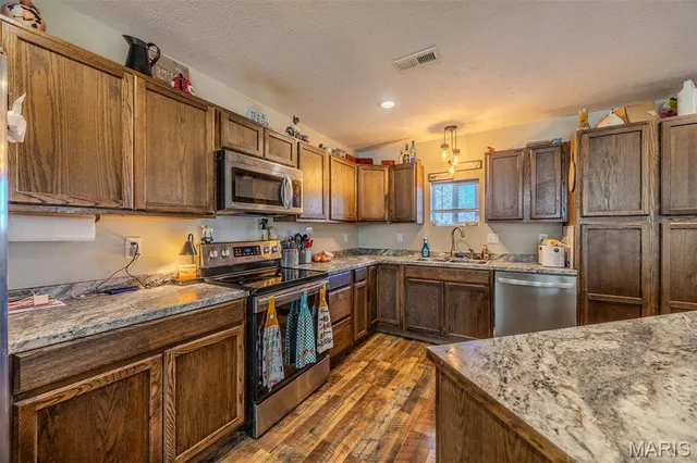 $215,000 | 19933 Highway C Lebanon Mo 65536, Lebanon, MO 65536