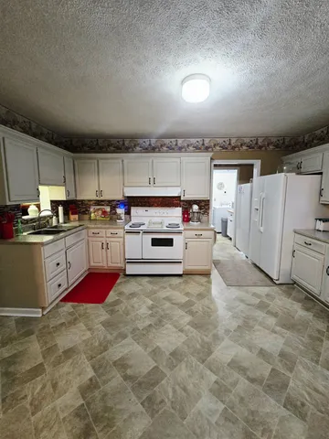 $465,000 | 2871 Mexico Ridge Road, Bennington, IN 47011