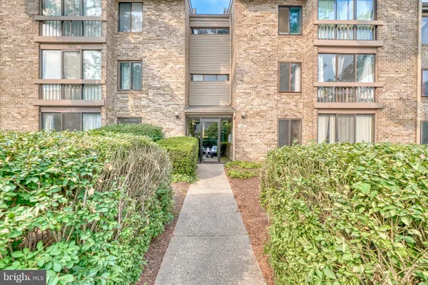 $209,900 | 10551 Twin Rivers Road, Unit B2, Columbia, MD 21044