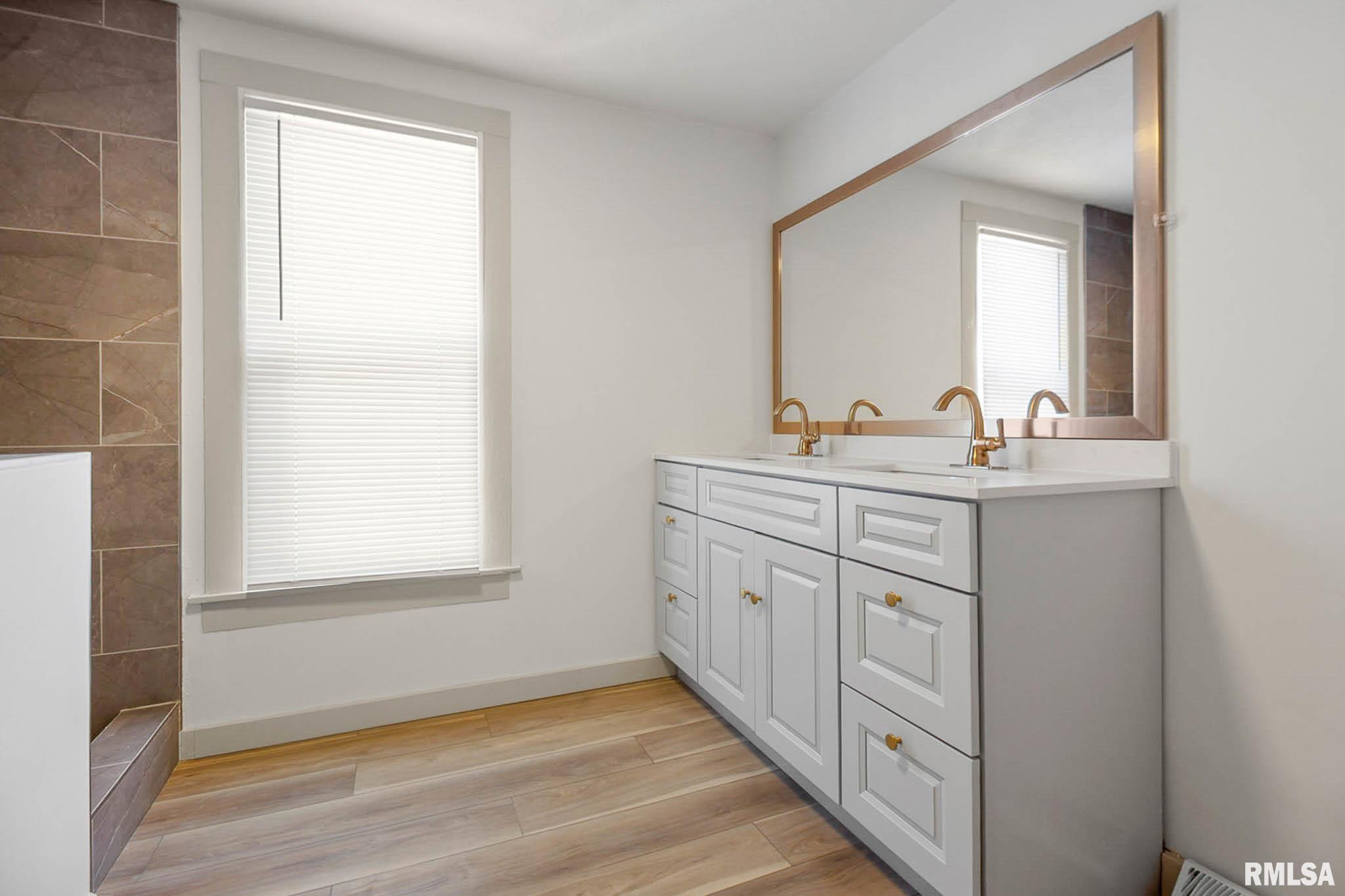 1510 South Division Street Carterville, IL 62918 - Photo 13 of 31