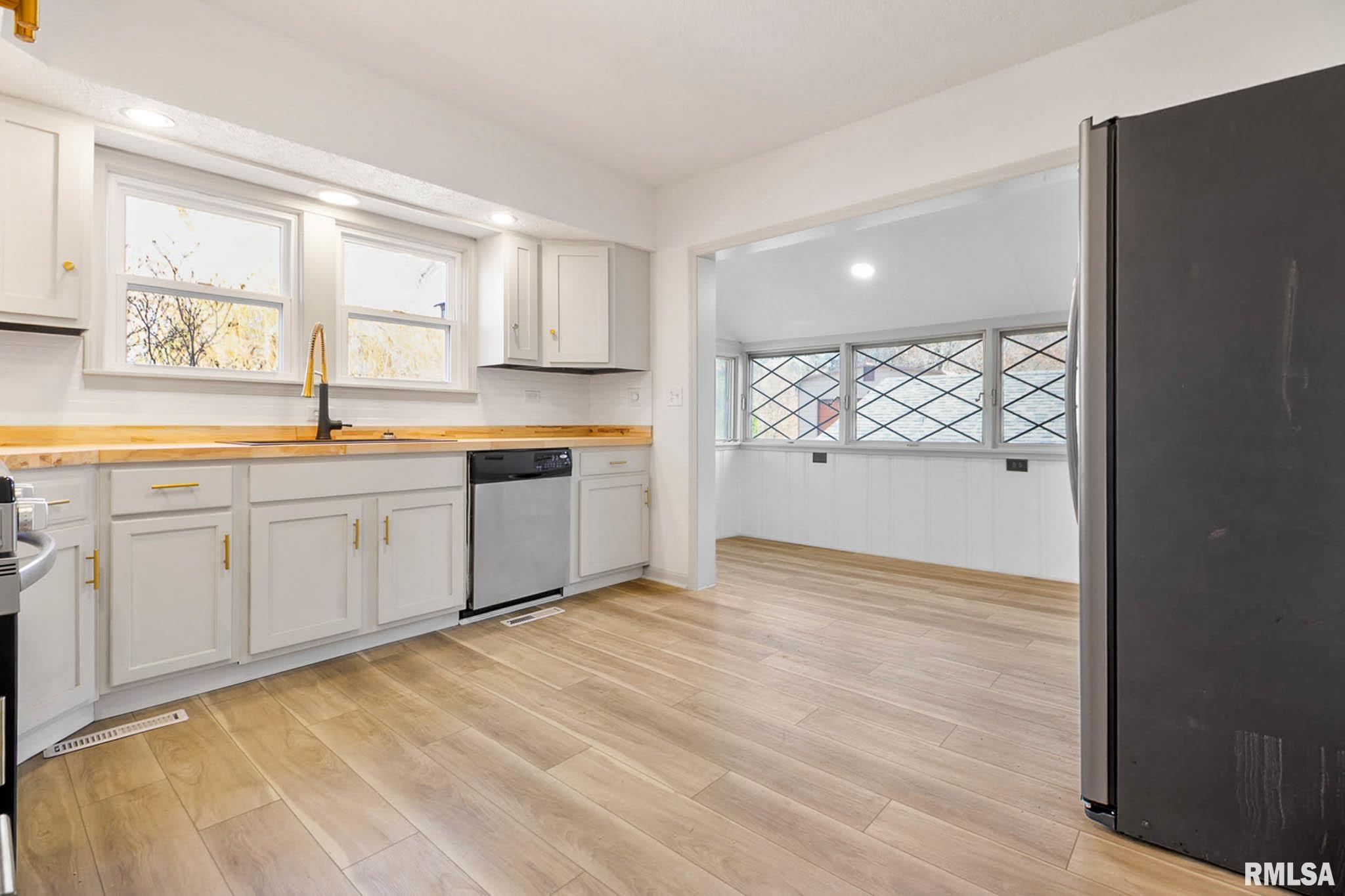 1510 South Division Street Carterville, IL 62918 - Photo 19 of 31