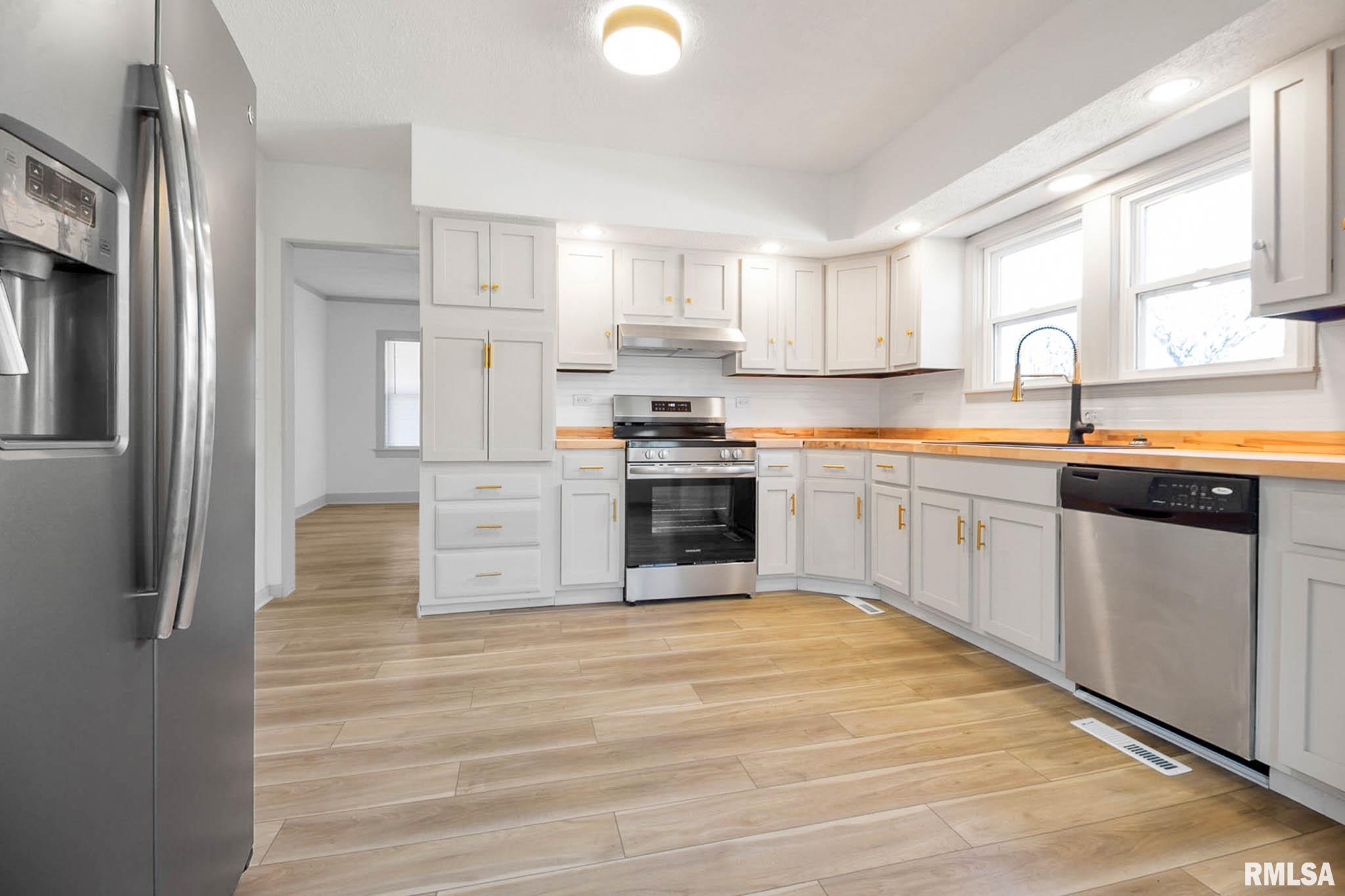 1510 South Division Street Carterville, IL 62918 - Photo 5 of 31