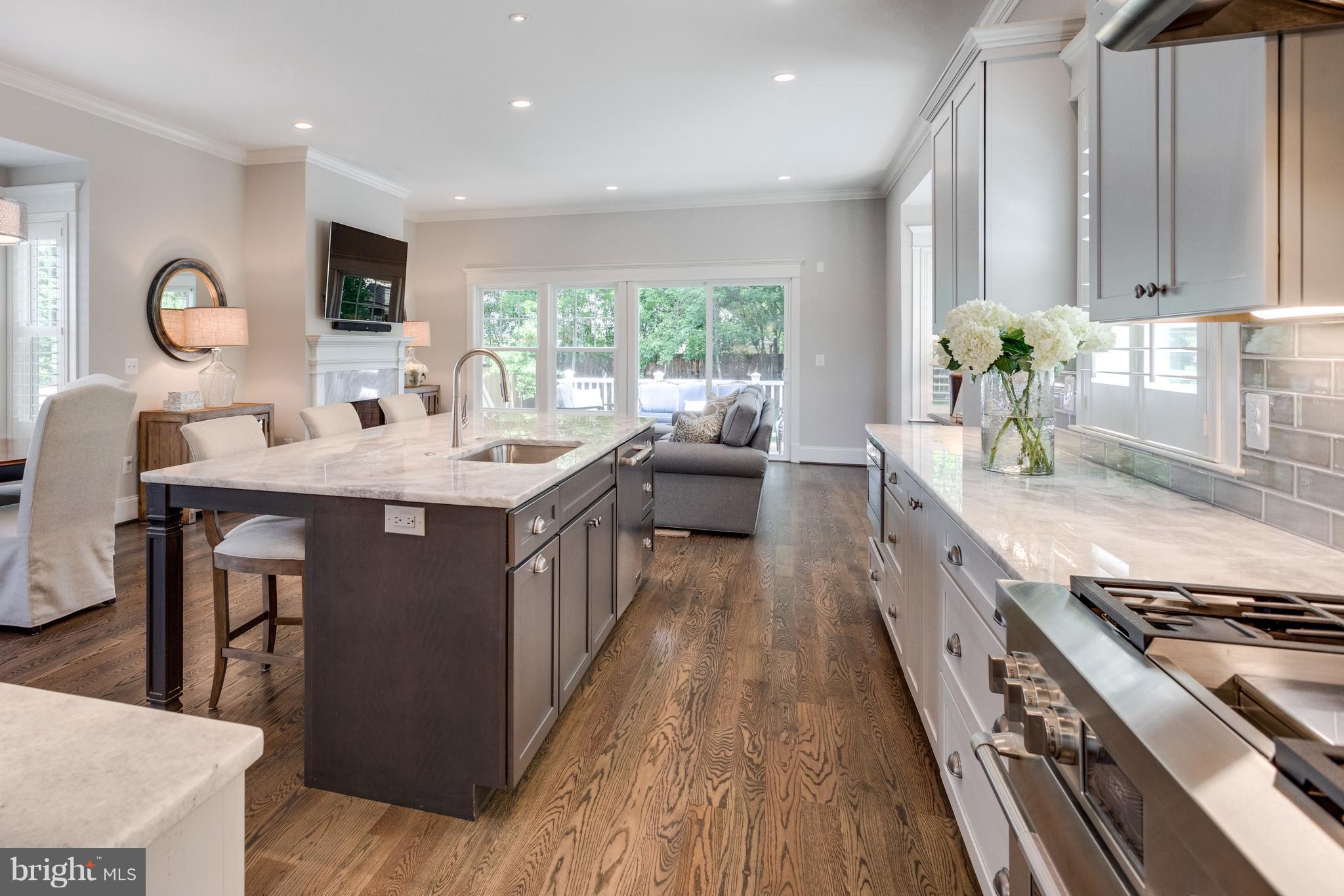 8115 Wellington Road Alexandria, VA 22308 - Photo 11 of 30 Kitchen and baths by esteemed local designer