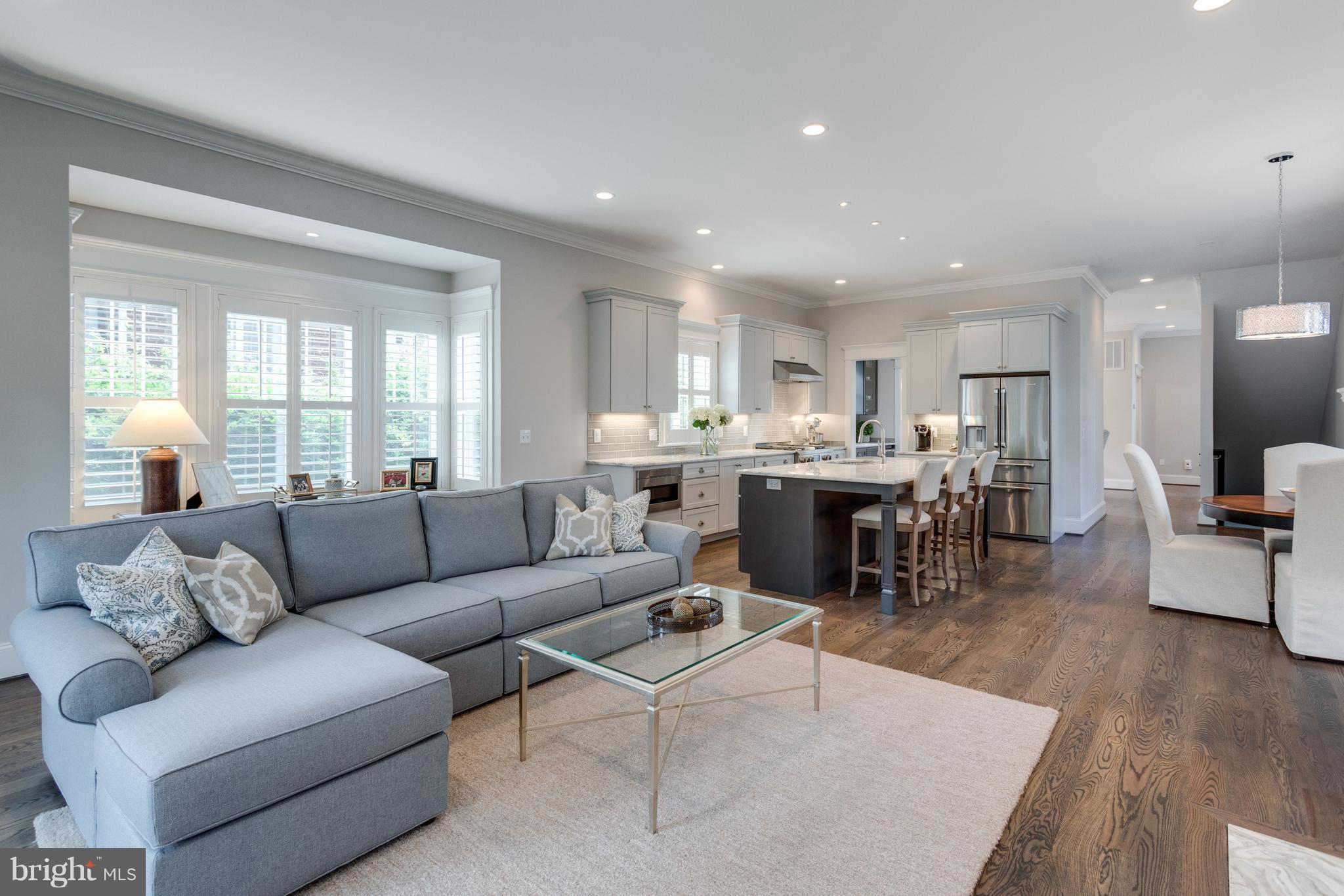 8115 Wellington Road Alexandria, VA 22308 - Photo 3 of 30 Light-filled open-concept main lvl w 10' ceilings