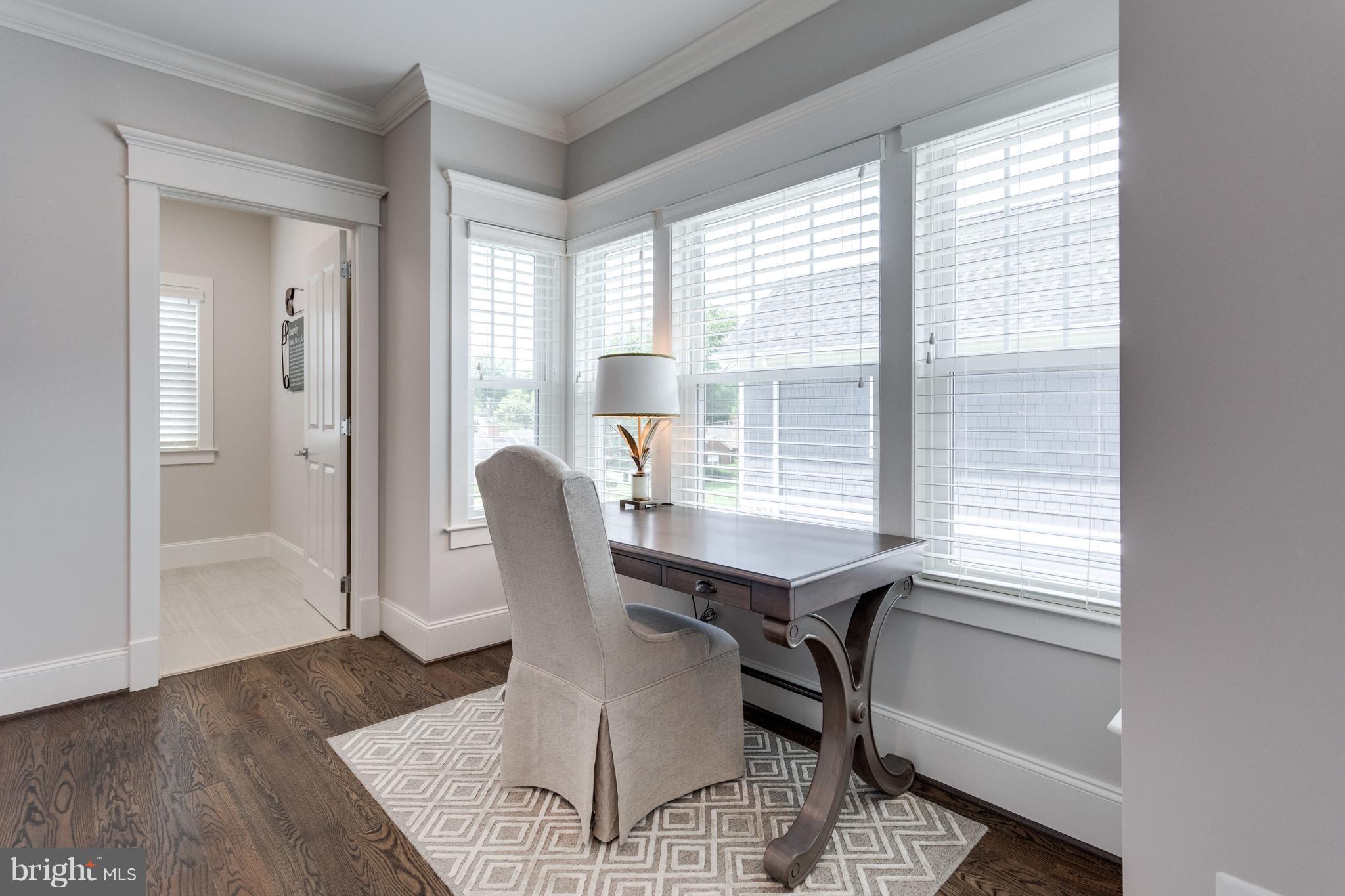 8115 Wellington Road Alexandria, VA 22308 - Photo 22 of 30 Open hallway with office nook