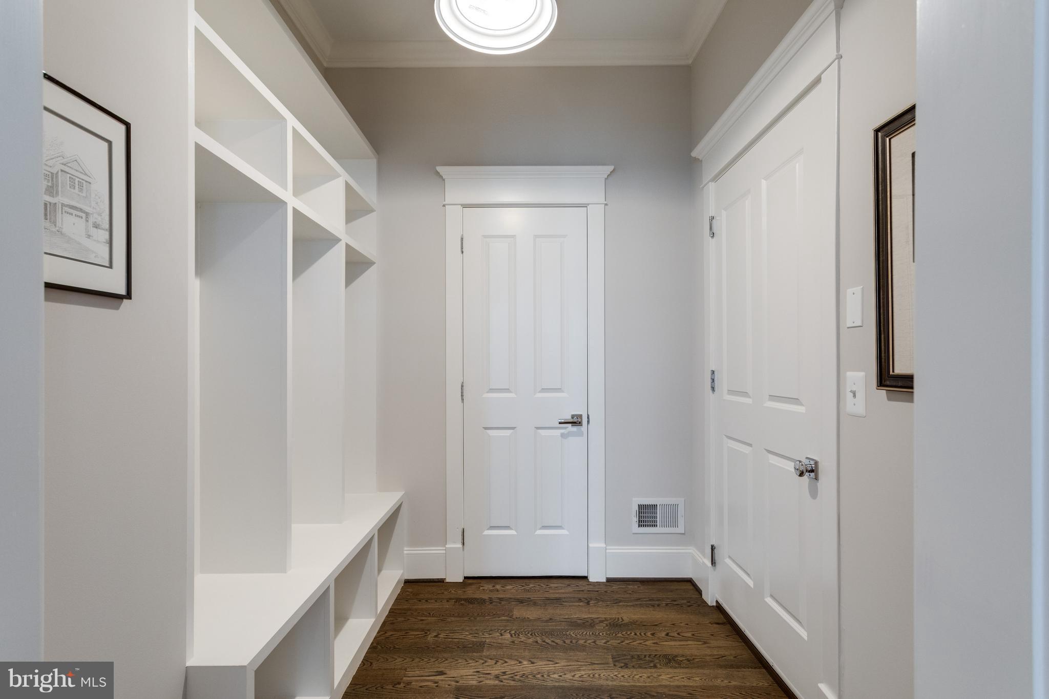 8115 Wellington Road Alexandria, VA 22308 - Photo 9 of 30 Mudrm w seller-added built-in cubbies and half BA